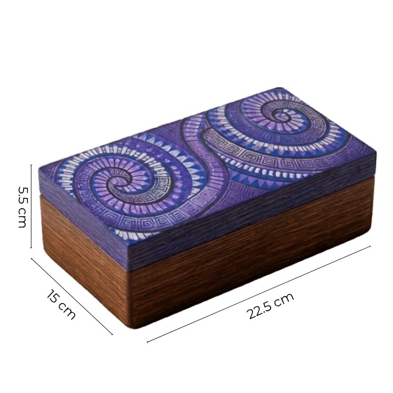 Organizador de documentos y caja papelera de madera decorada por artesanos de Oaxaca, ideal para oficina o regalo de lujo.