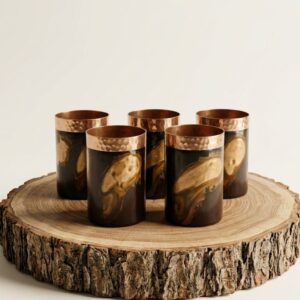 Vasos artesanales de cobre puro hechos a mano con diseño patinado premium para coctelería o regalo de lujo.