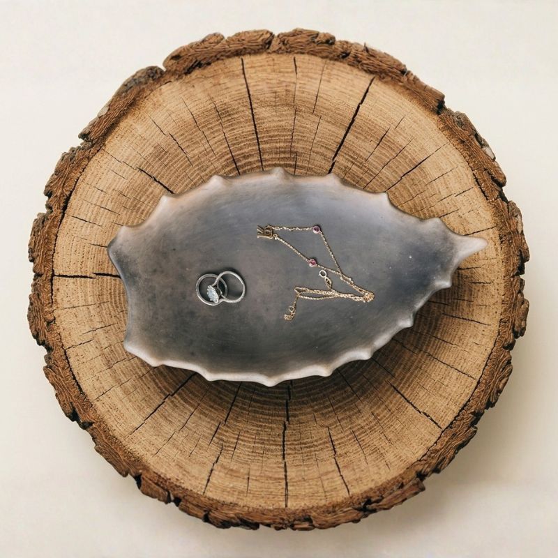 Charola decorativa artesanal de barro negro de Oaxaca, ideal como joyero, centro de mesa o regalo premium