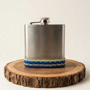 Anforita de bolsillo artesanal decorada a mano, cantimplora con microchaquira huichola premium.