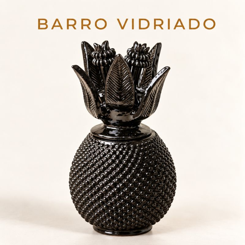 Piña de barro vidriado negro, artesanía mexicana decorativa hecha a mano